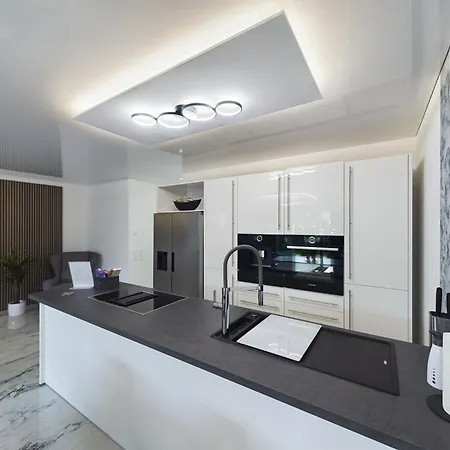 37a * Mackenbach